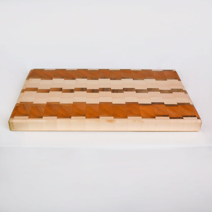 Hochwertiges Küchenbrett aus Holz – Stirnholz Ahorn, Kirsche & Nuss