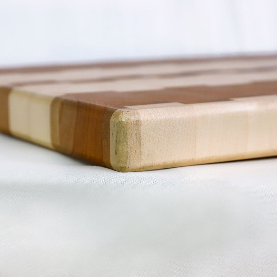 Hochwertiges Küchenbrett aus Holz – Stirnholz Ahorn, Kirsche & Nuss