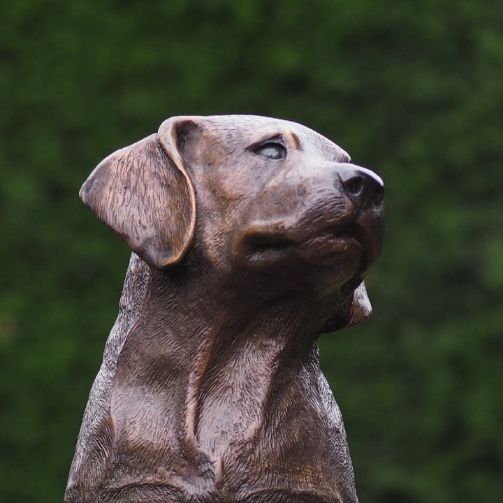 Bronzeskulptur: Welpe