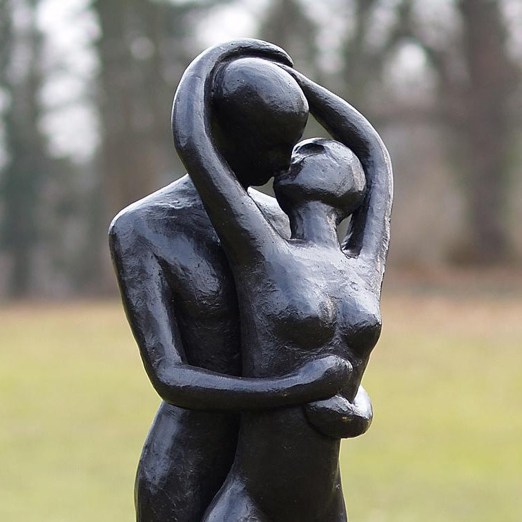 Bronzeskulptur: Der Kuss "modern kissing lovers"
