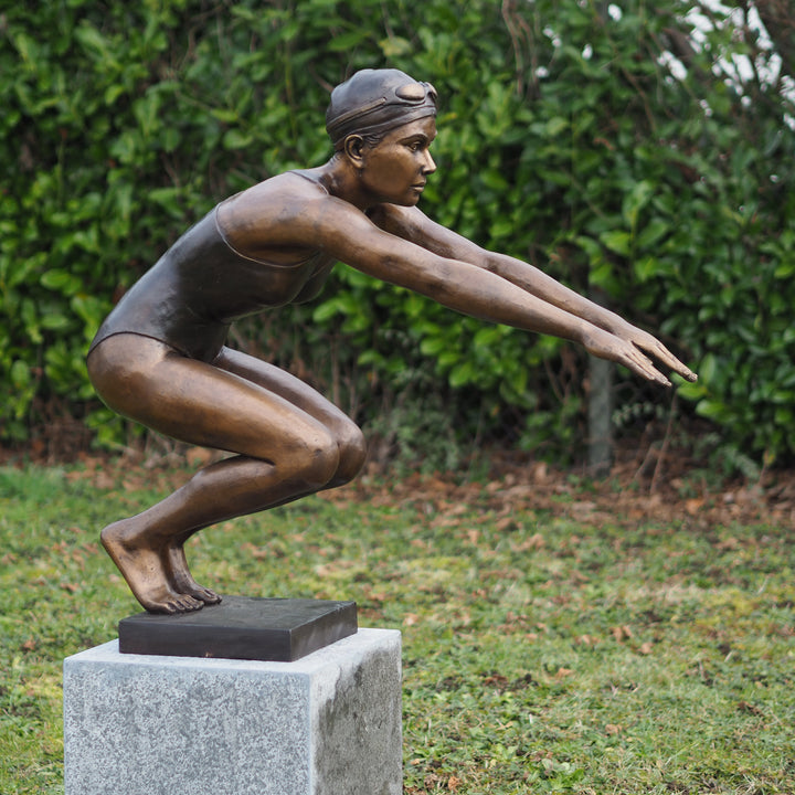 Bronzeskulptur: Schwimmerin Lily