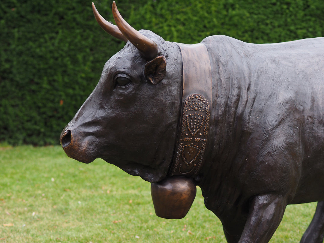 Bronzeskulptur: Das Eringer Rind "Königin der Kühe"