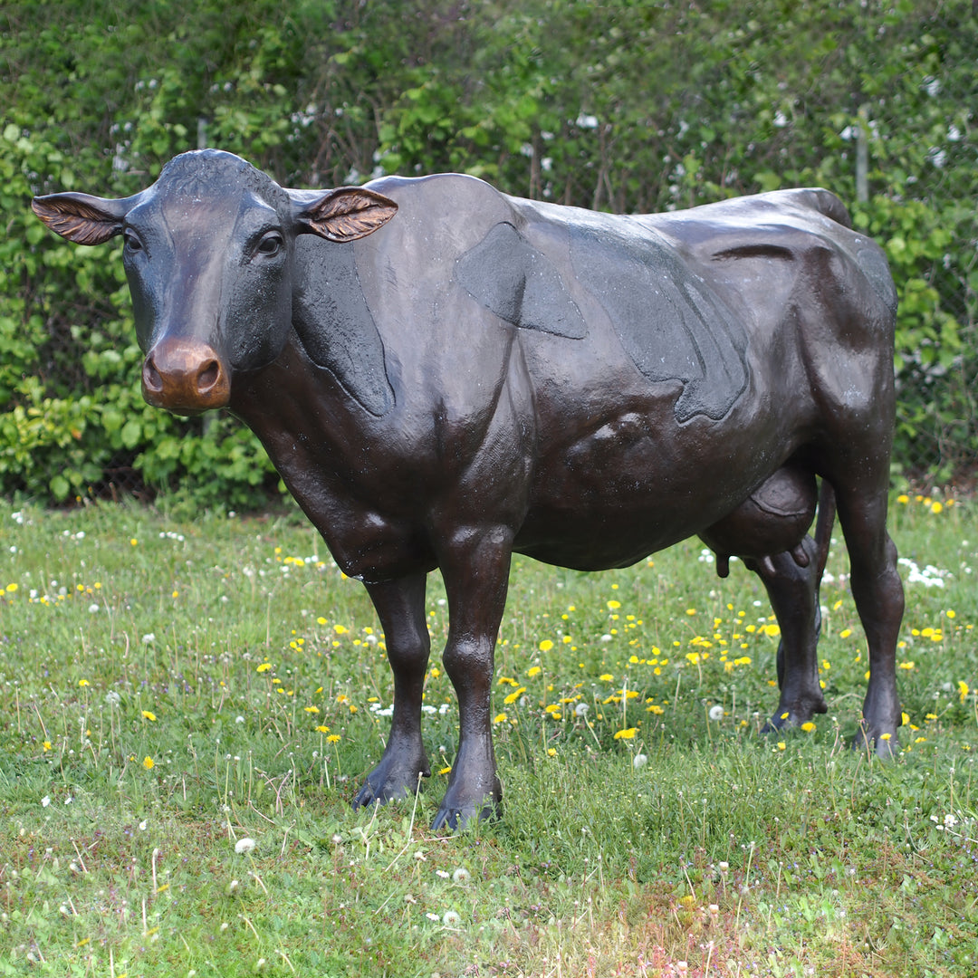 Bronzeskulptur: Große Kuh