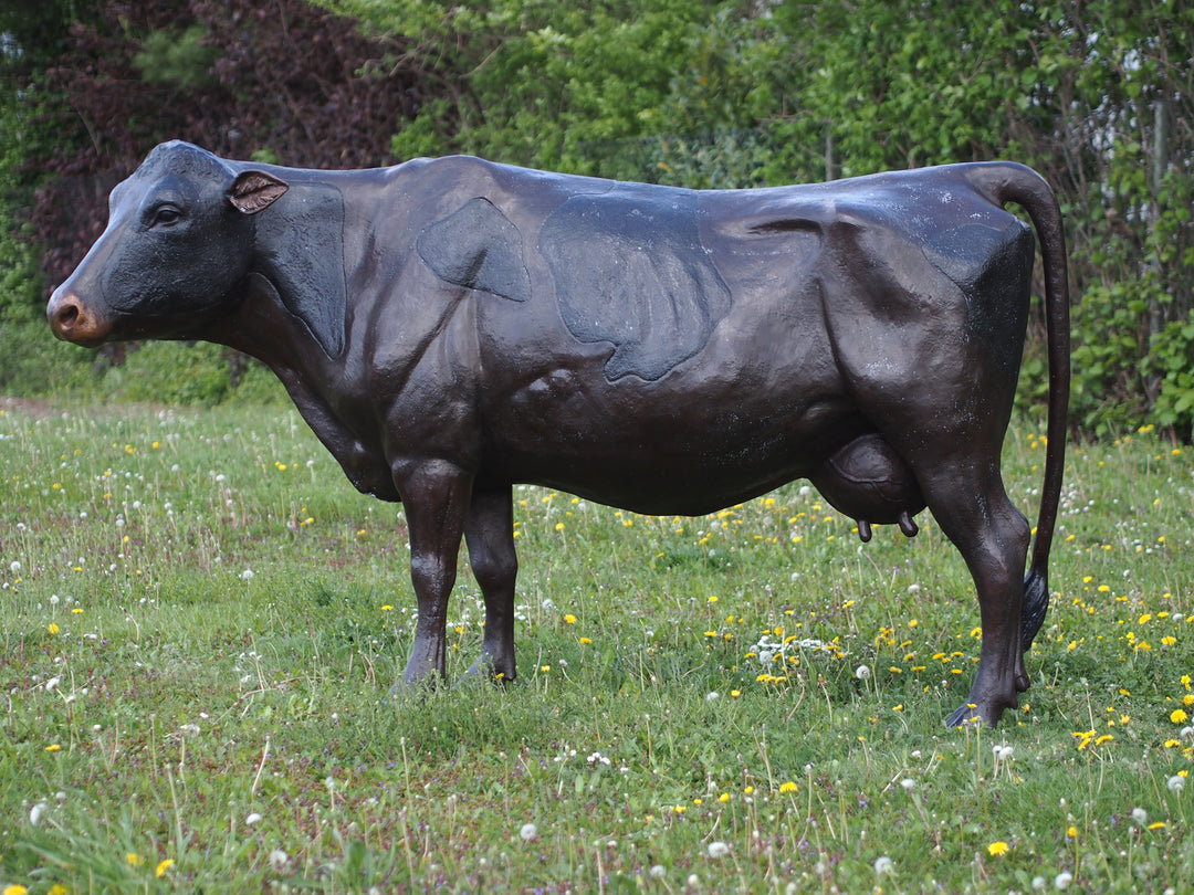 Bronzeskulptur: Große Kuh