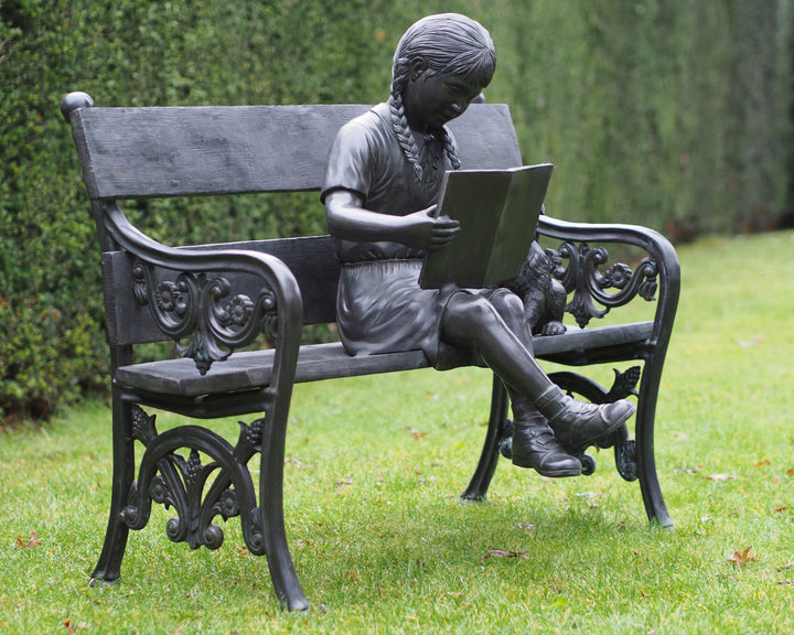 Bronzeskulptur: Mädchen mit Hund